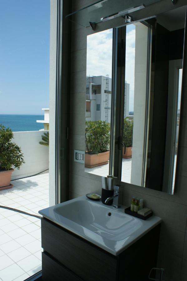 Апартаменти La Mia Terrazza Sul Mare - Mared'Amare Барі Екстер'єр фото