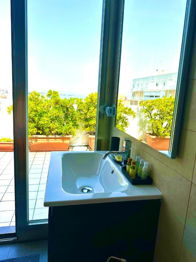 Апартаменти La Mia Terrazza Sul Mare - Mared'Amare Барі Екстер'єр фото